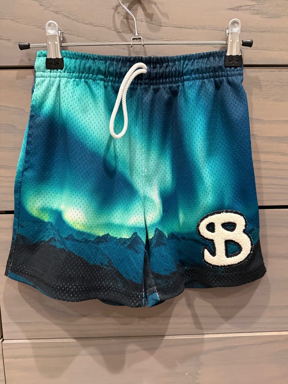 Bucketsquad Snow Caps Youth Boys Shorts Sz Medium 7/8
